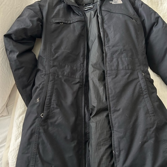 North face women’s parka size medium - Picture 3 of 3